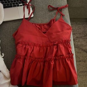 Red top adjustable tie